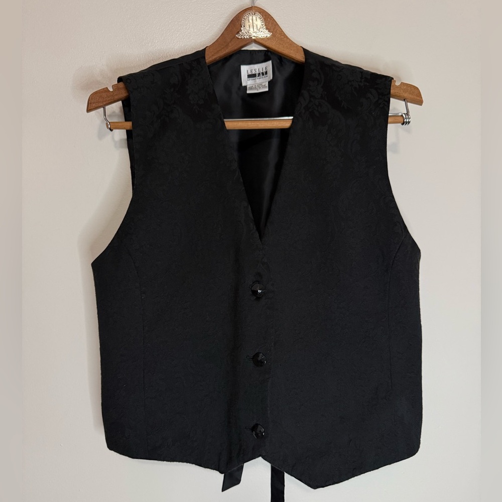 Leslie Fay Black Jacquard floral Vest in size large
